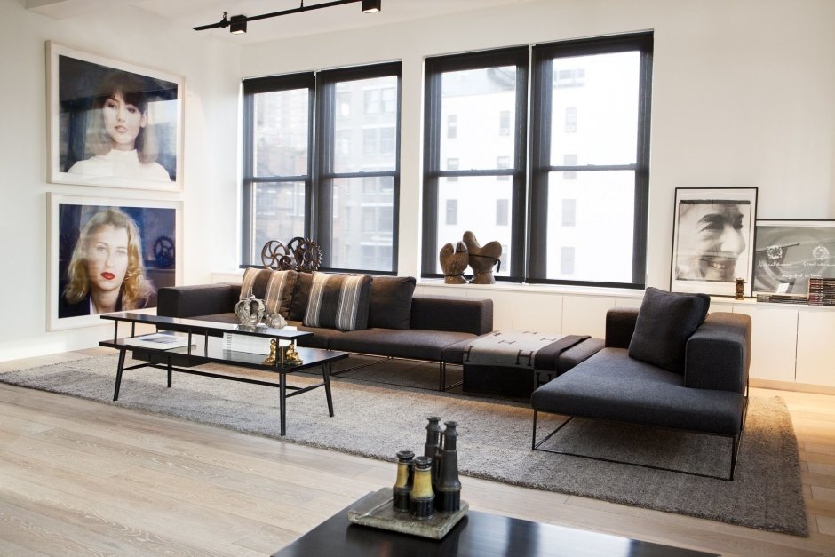 Черные оконные рамы в интерьере