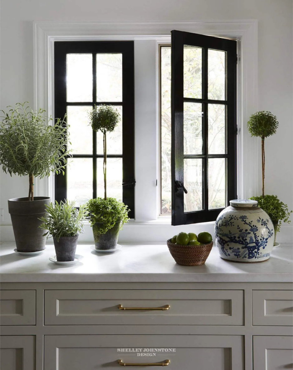 Окно в интерьере