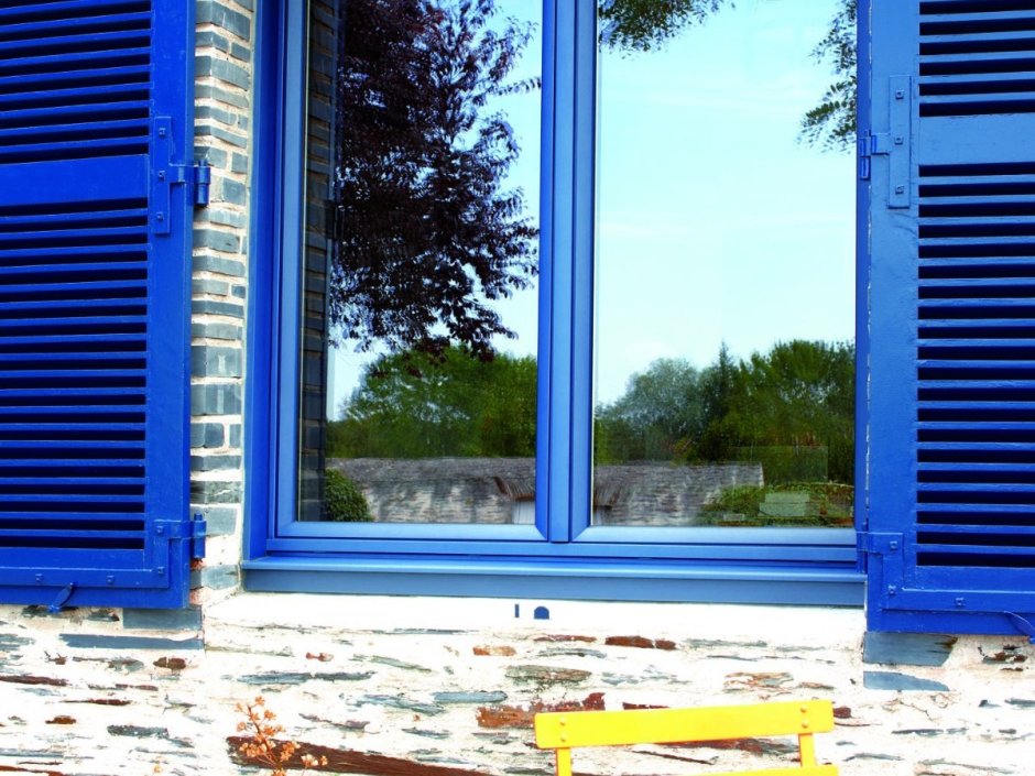 Синие пластиковые окна