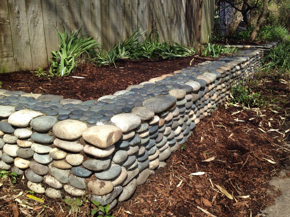 Бордюр из булыжника