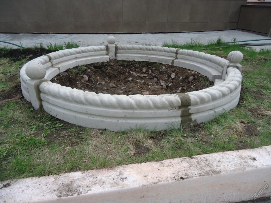 Бетонное ограждение для клумб