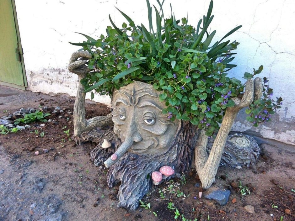 Фигурки для сада из пеньков