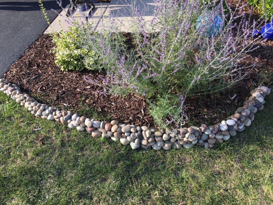 Бордюры для клумб из камня