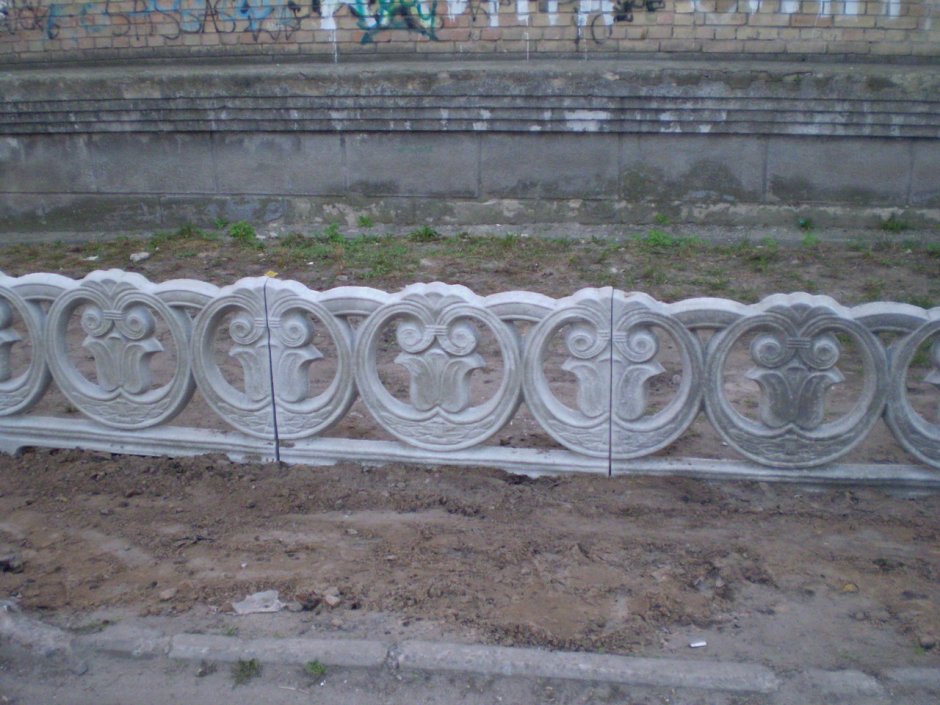 Бетонный забор для палисадника