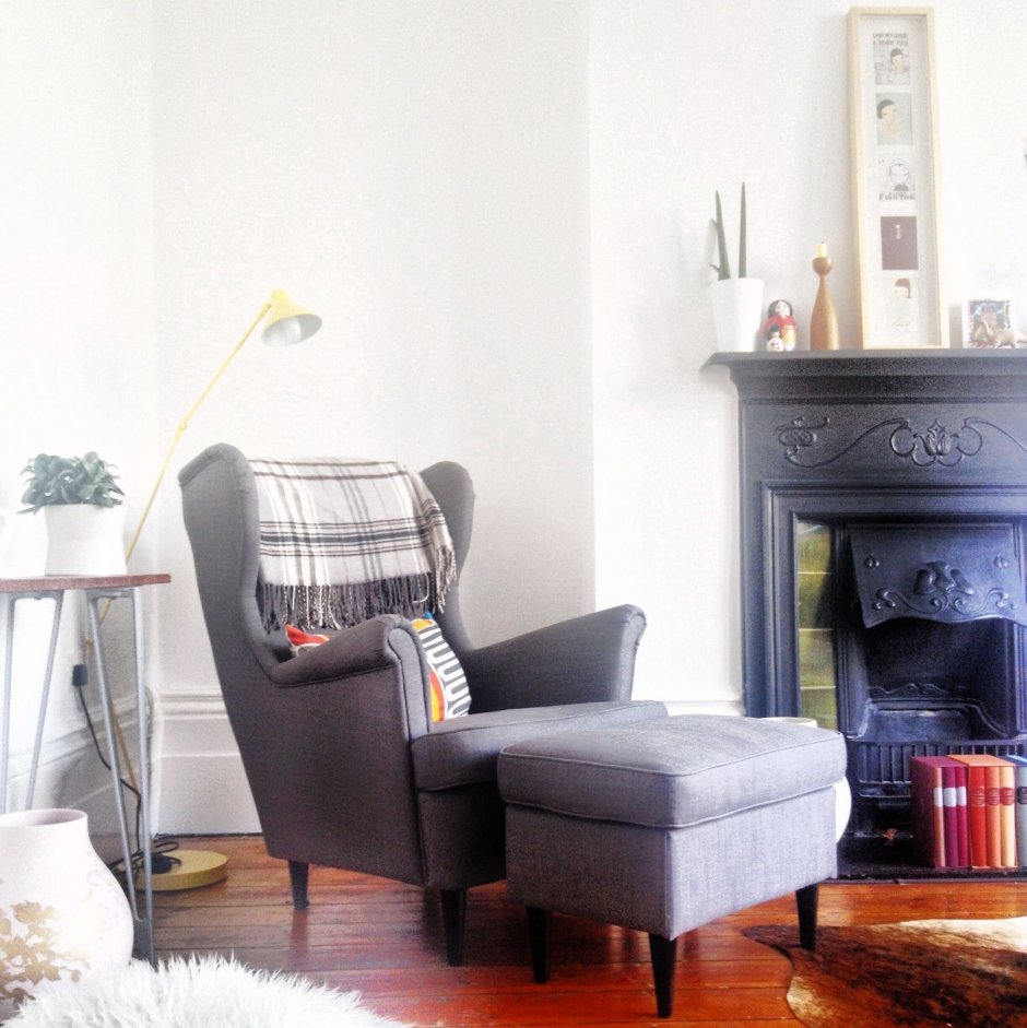 Кресло икеа СТРАНДМОН В интерьере гостиной