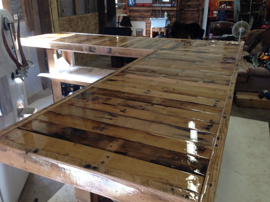 Столешница из досок и смолы