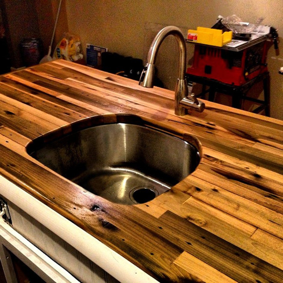 Столешница из состаренного дерева