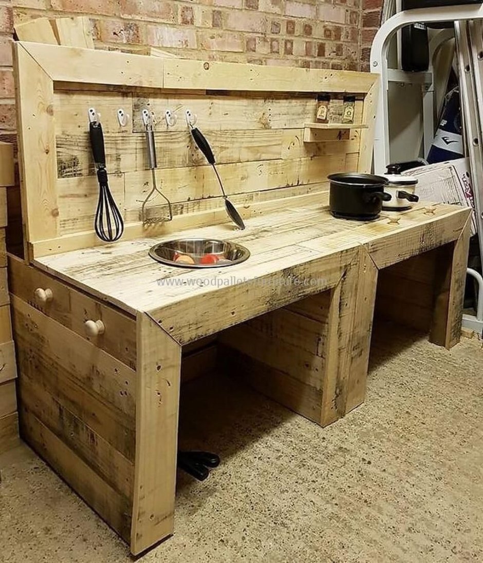 Кухонная мебель из паллет