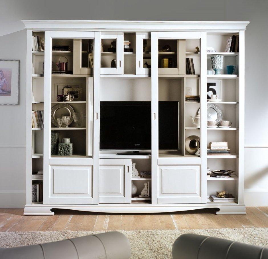 Белые стенки в гостиную