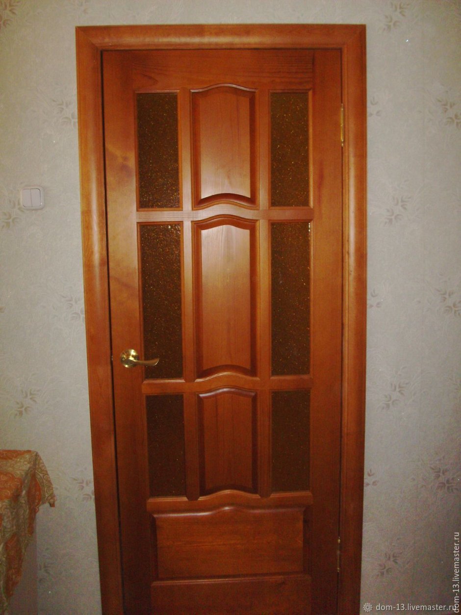 Двери филёнчатые деревянные