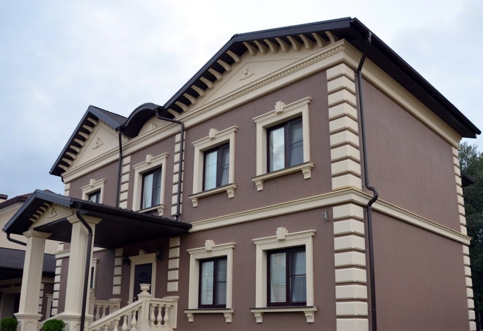 Отделка фасада лепниной