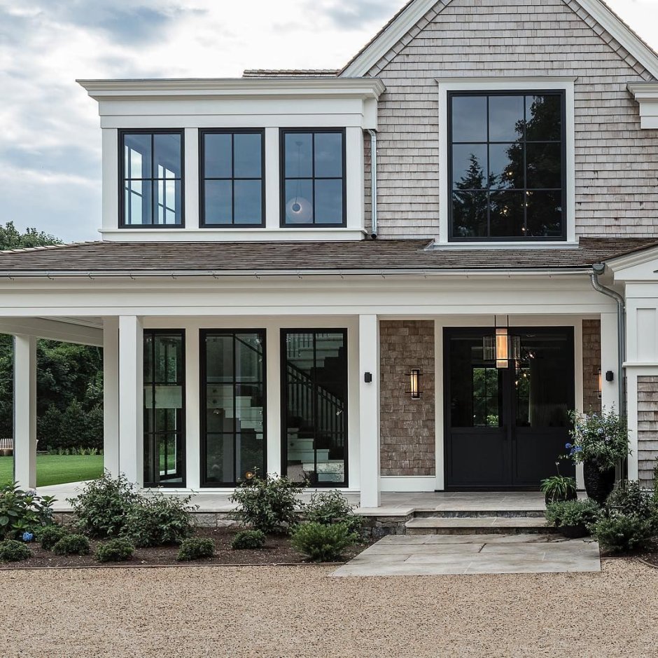 Дом с французскими окнами