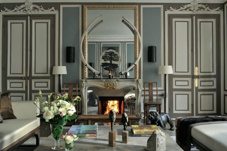 Интерьер Шато зеркало над камином