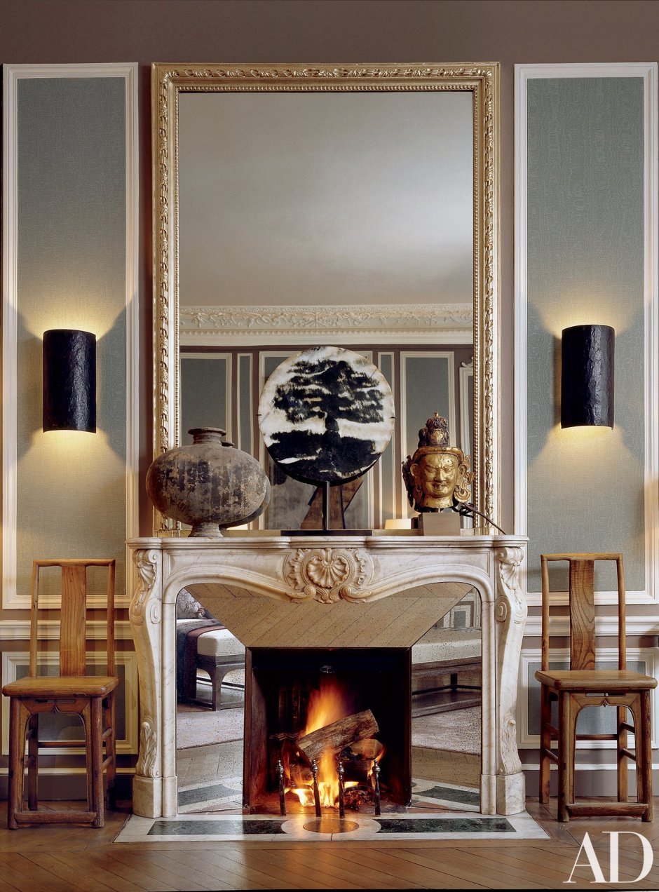 Зеркало над камином в классическом стиле