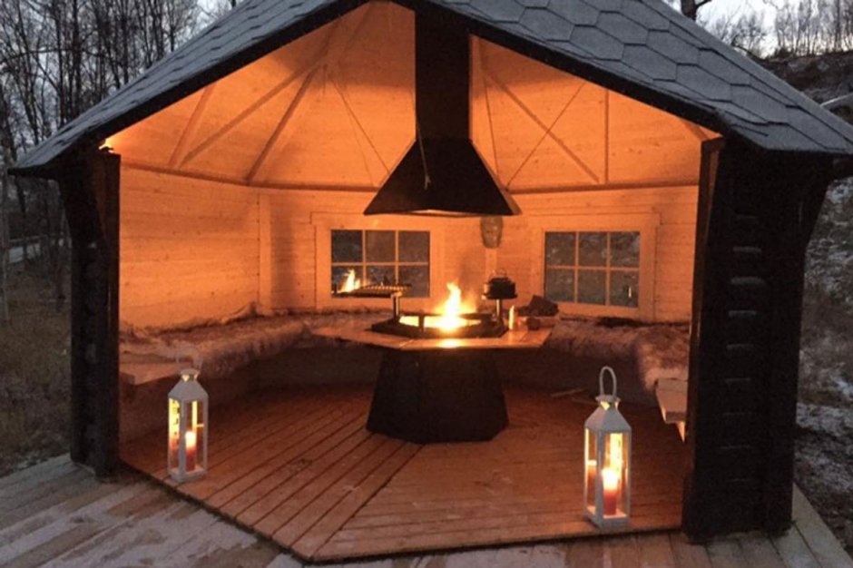 Беседка с местом для костра