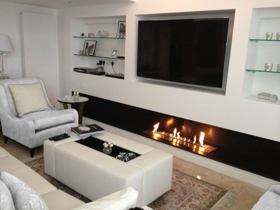 Биокамин под телевизором