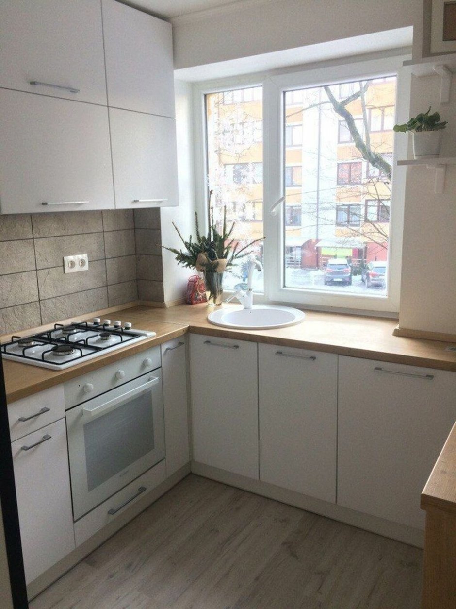 Мойка у окна в хрущевке