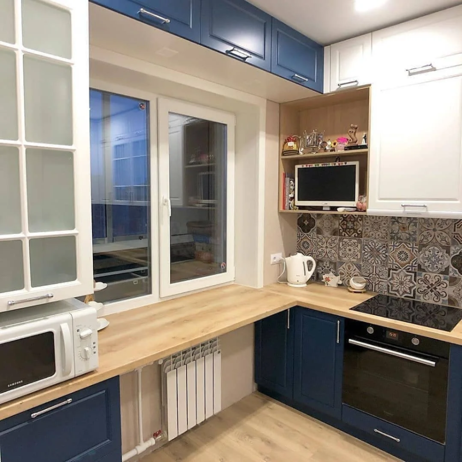 Маленькая кухня подоконник столешница 2на3м