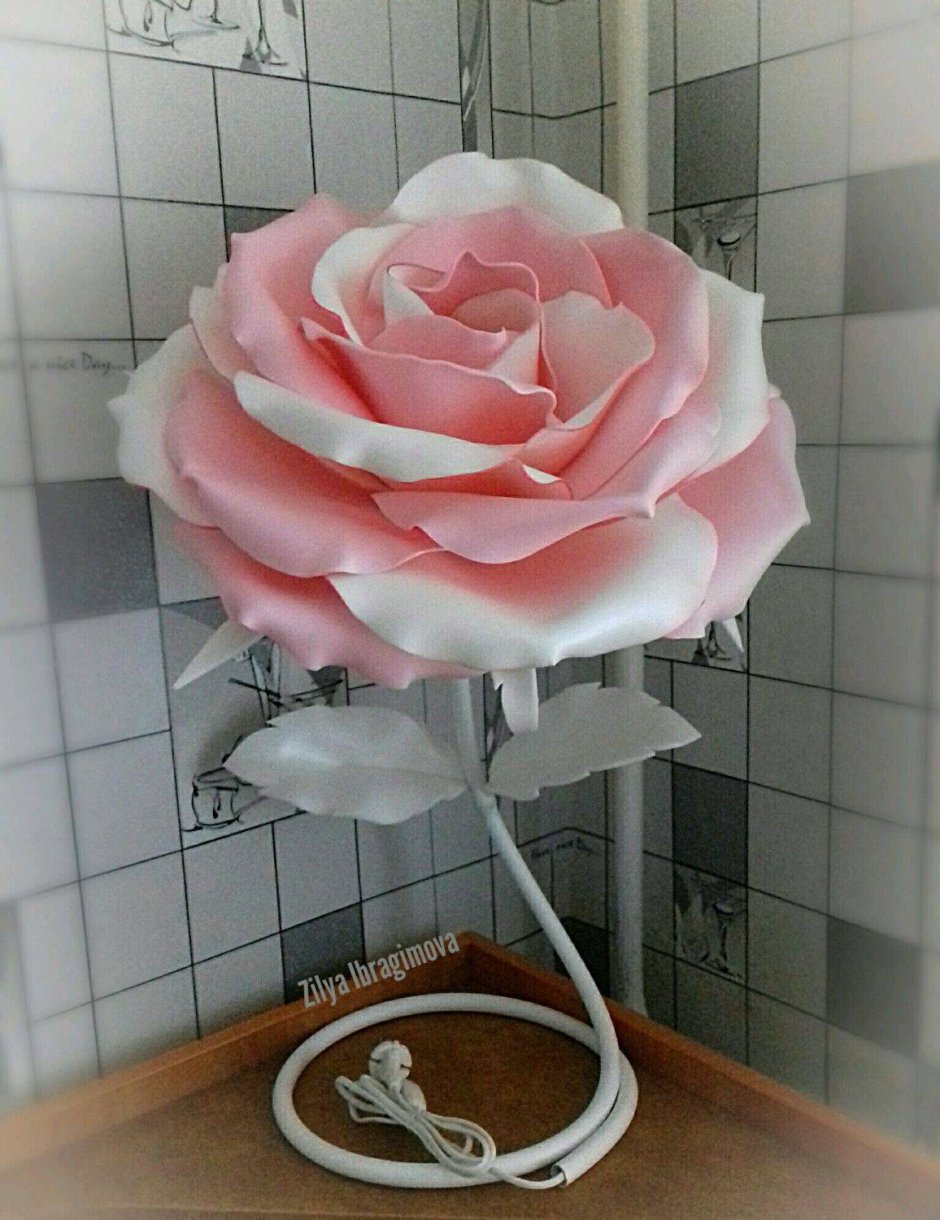 Роза с изолона светильник