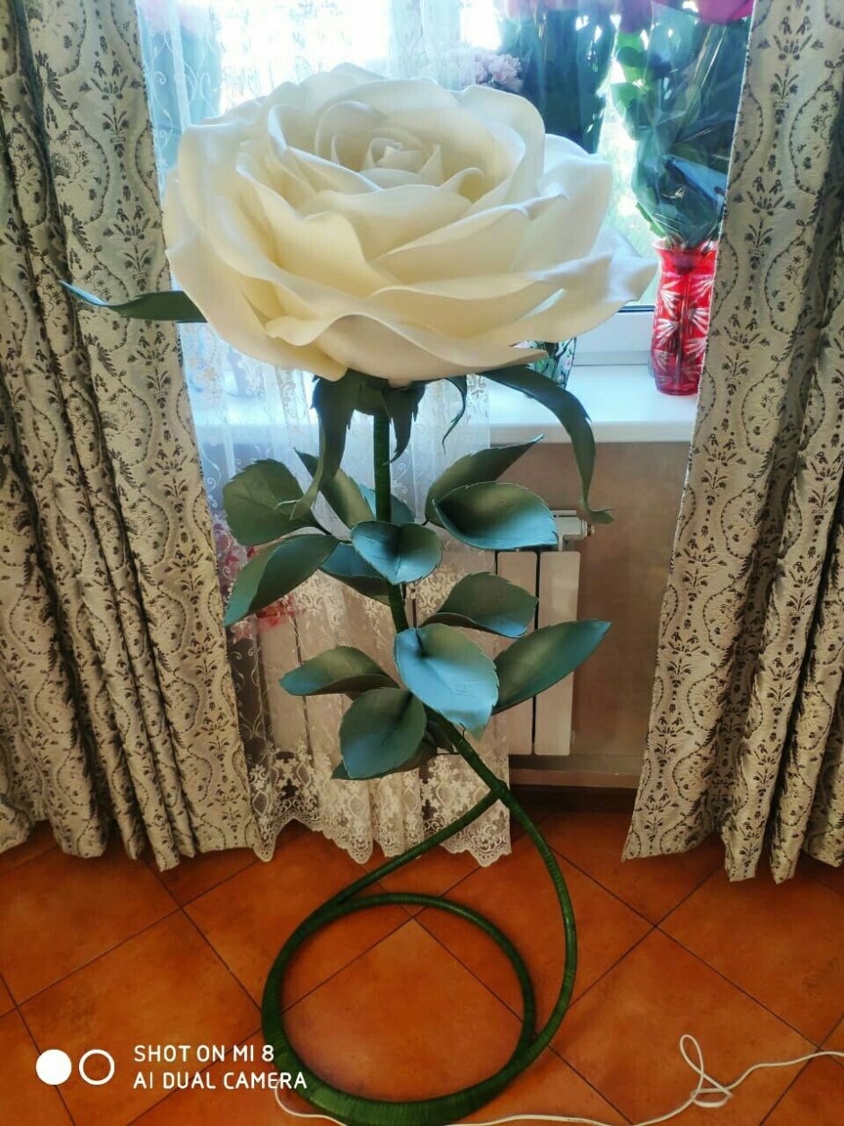 Розы с изолона