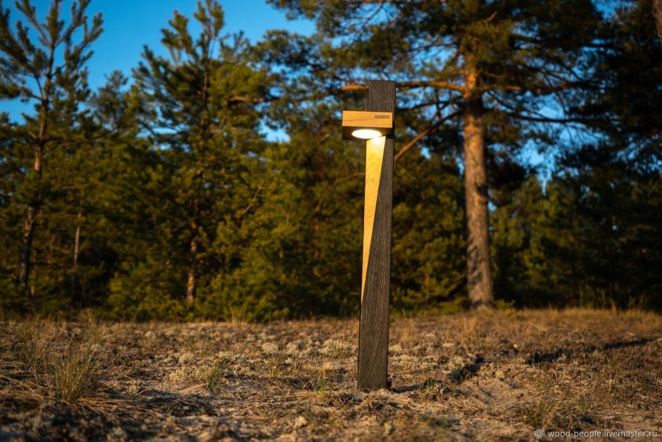 Деревянный уличный фонарь