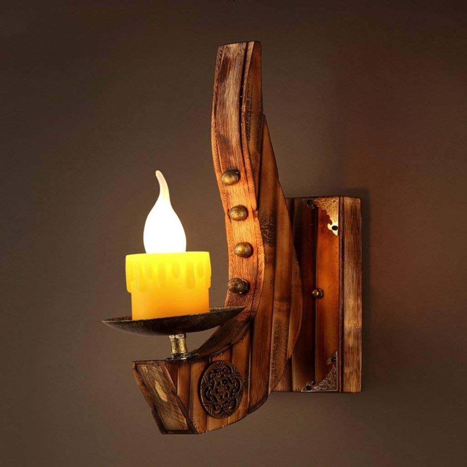 Светильник из дерева