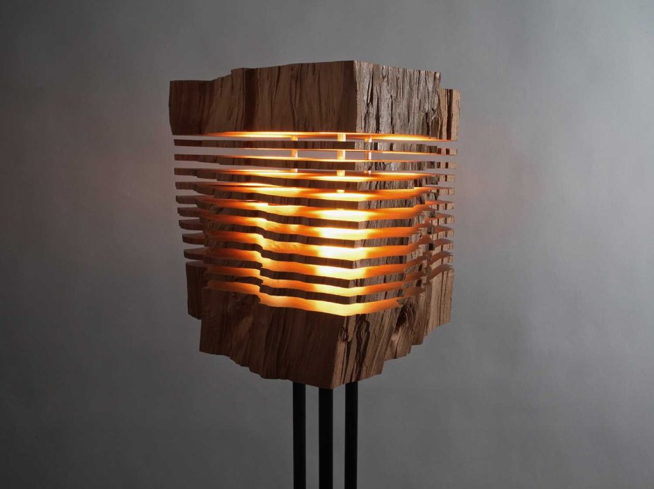 Уличный светильник деревянный