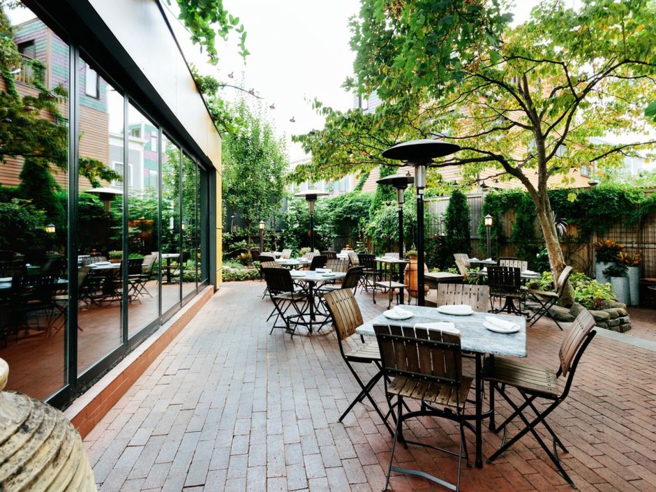 Террасе ресторана «Вольтер»