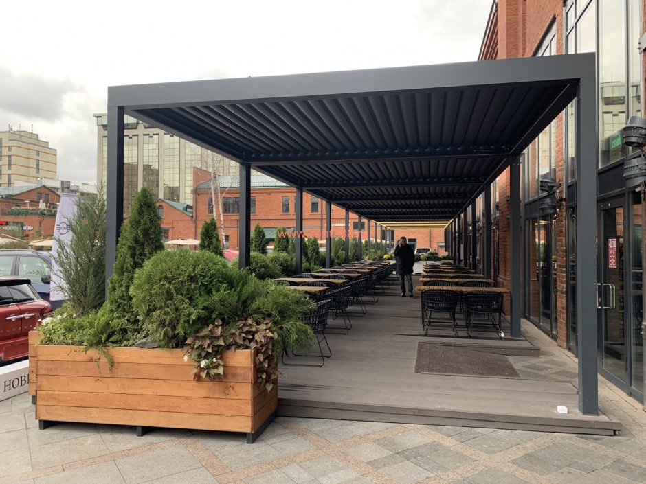 Летняя веранда кафе