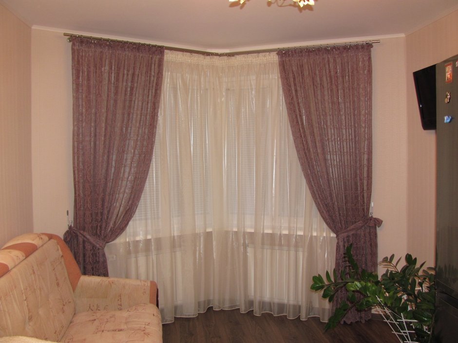 Тюль на угловое окно в гостиную