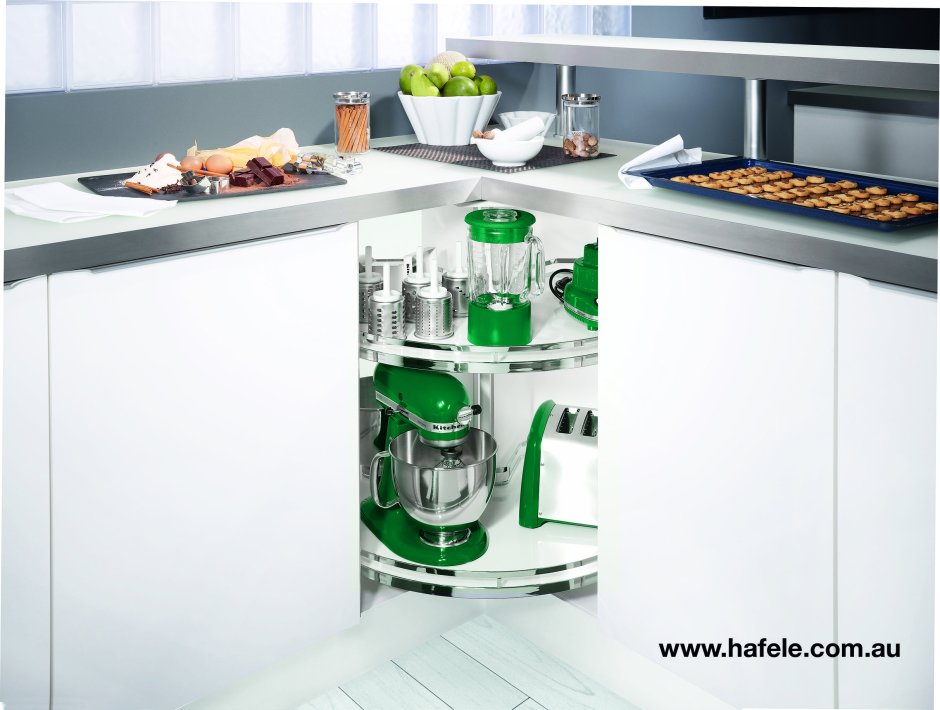 Выдвижной уголок в кухонный угловой шкаф