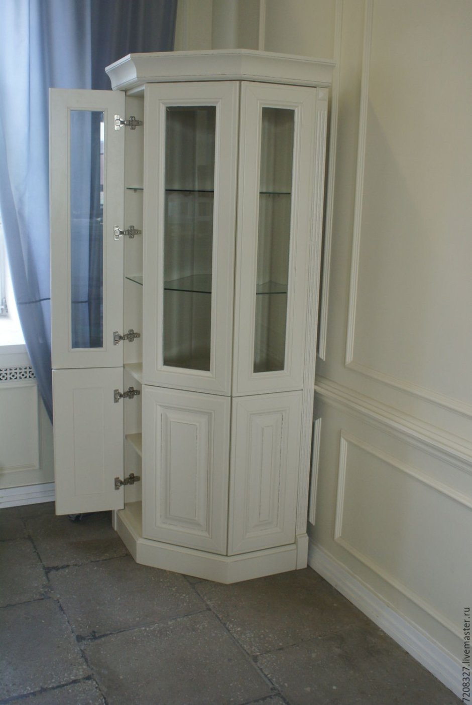 Лазурит угловой сервант