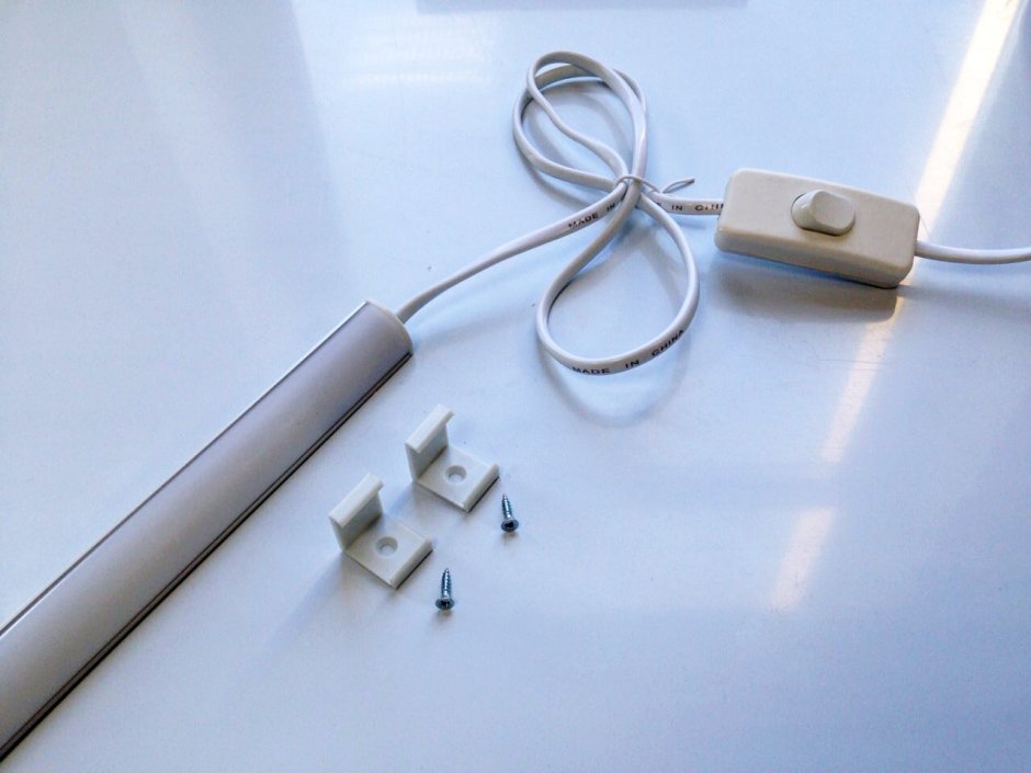 Линейный светодиодный осветительный неуправляемый прибор