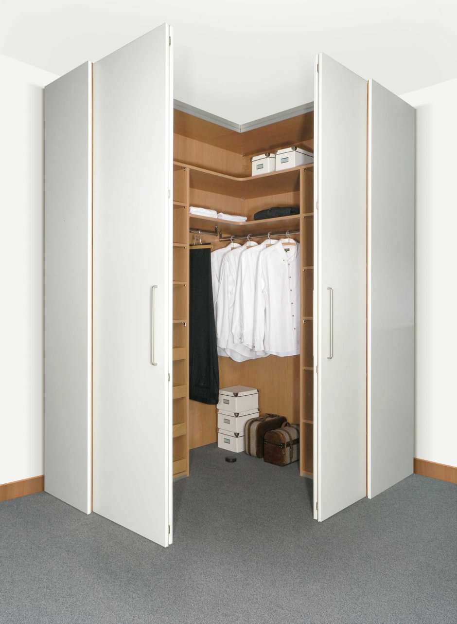 Угловые гардеробные в спальне