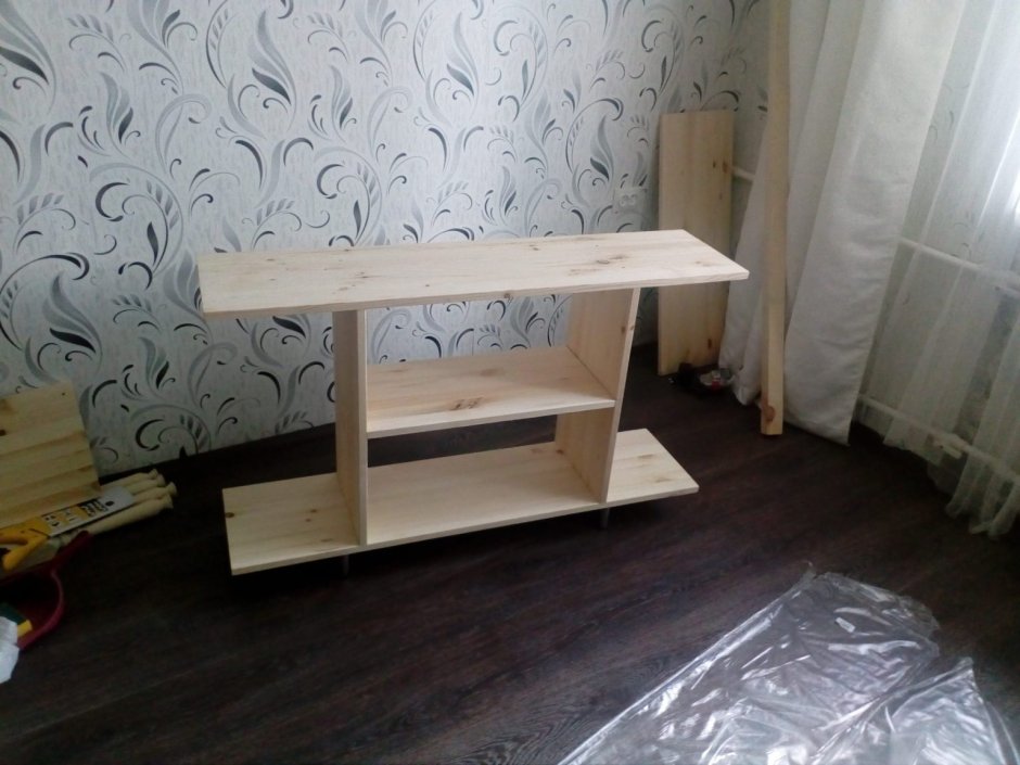 Самодельная тумба под телевизор из дерева