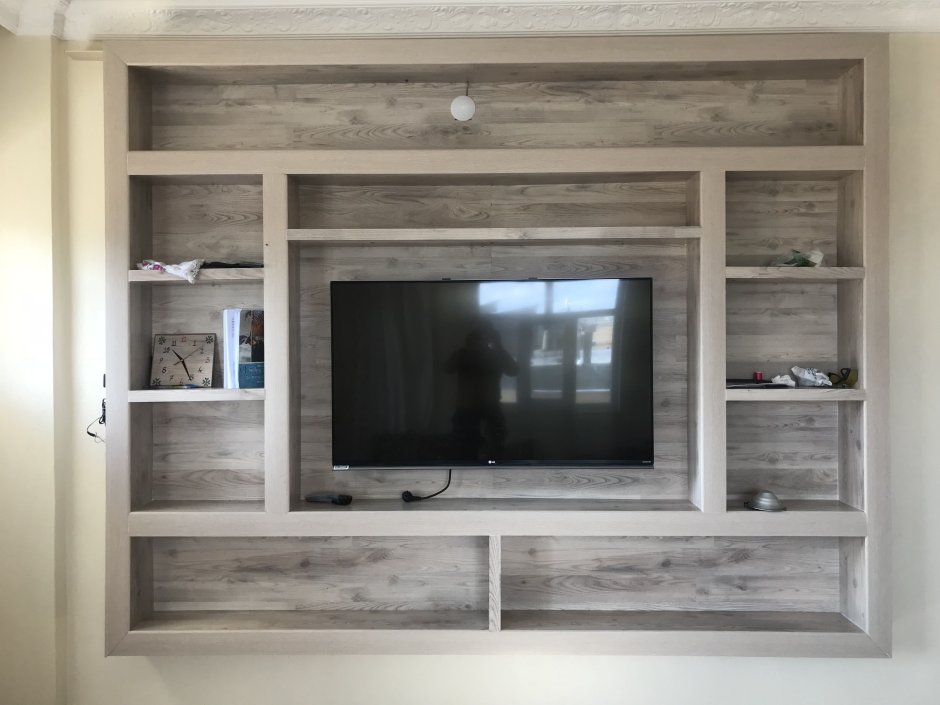 Ниши под телевизор из дерева