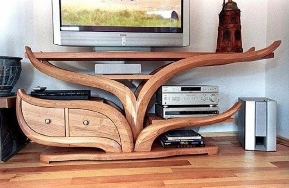 Необычная тумбочка под телевизор из дерева