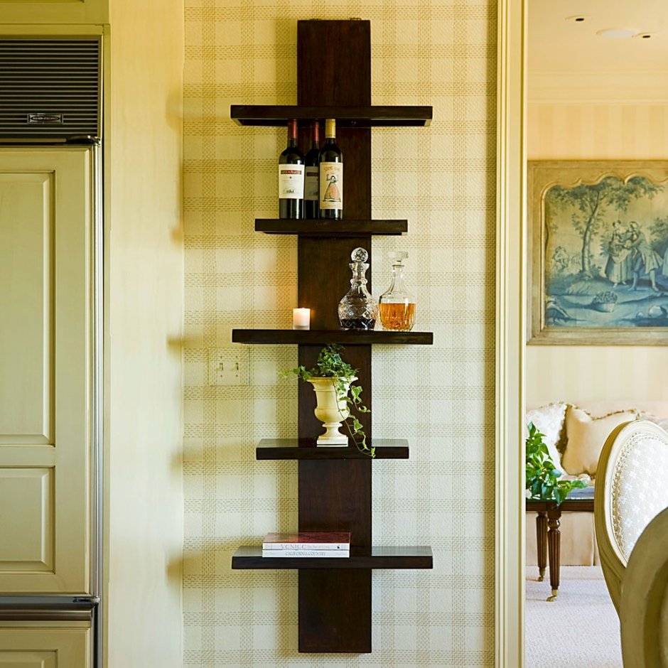 Вертикальная полка в прихожую