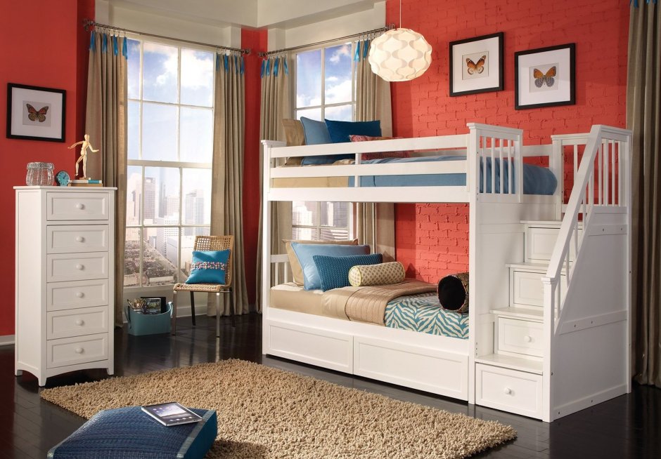 Детская комната с двухъярусной кроватью