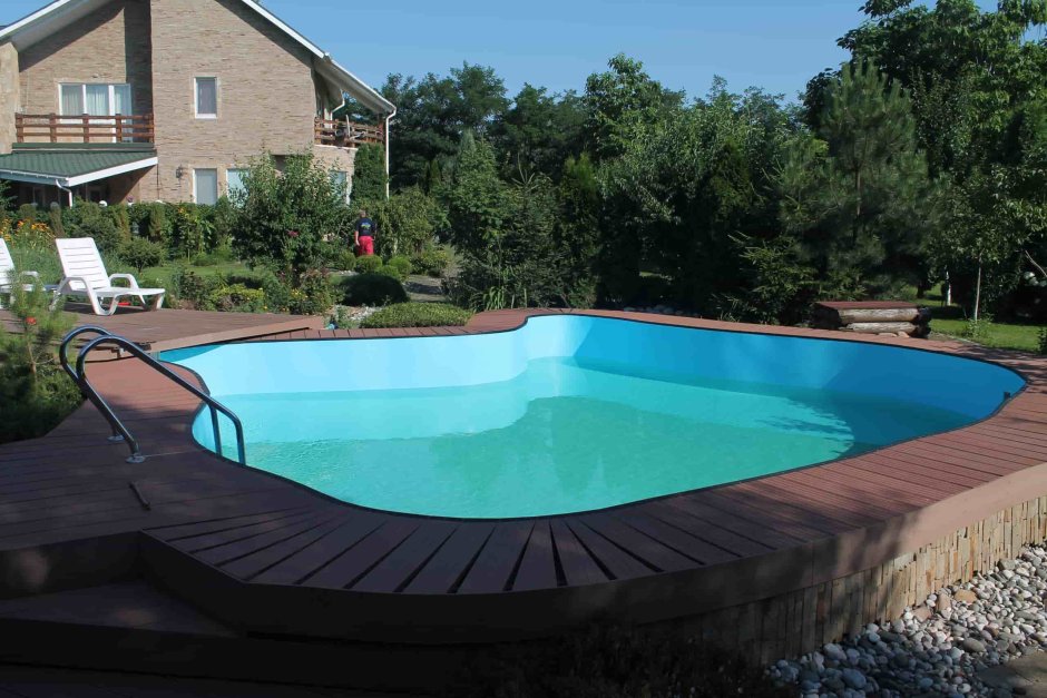 Большой уличный бассейн