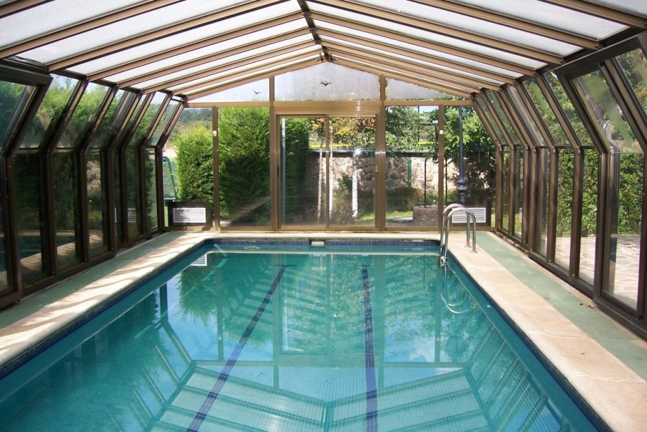 Зимний бассейн Крытый