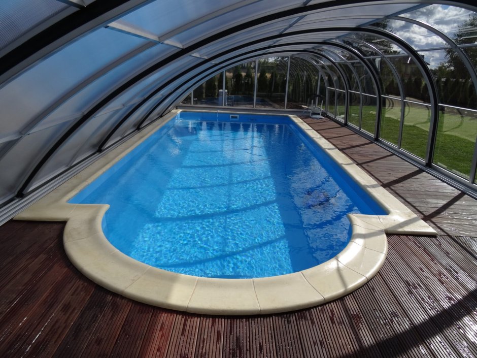 Открытые и крытые бассейны