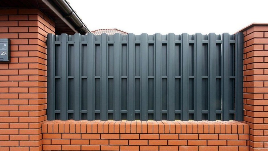 Штакетник металлический для забора двухсторонний