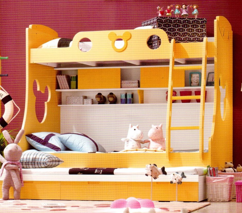 Трехъярусная кровать для девочек