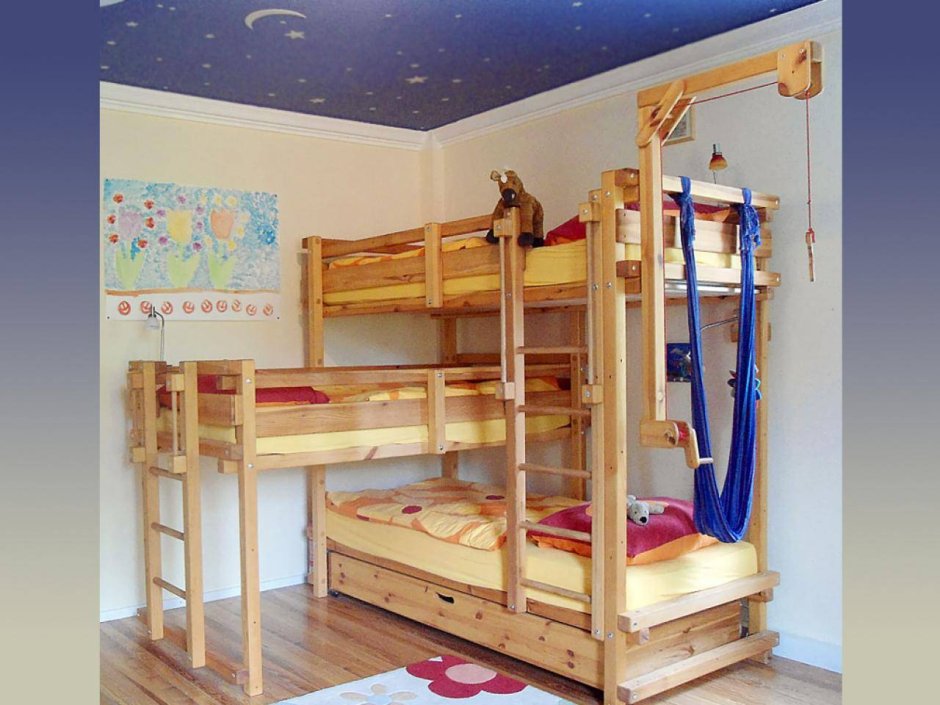 Трехъярусная кровать для детей