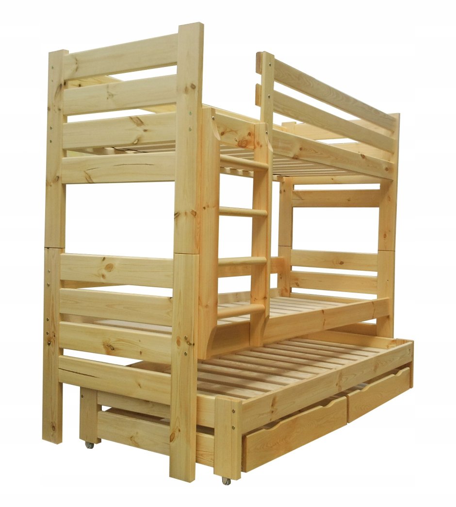 Трехместная кровать