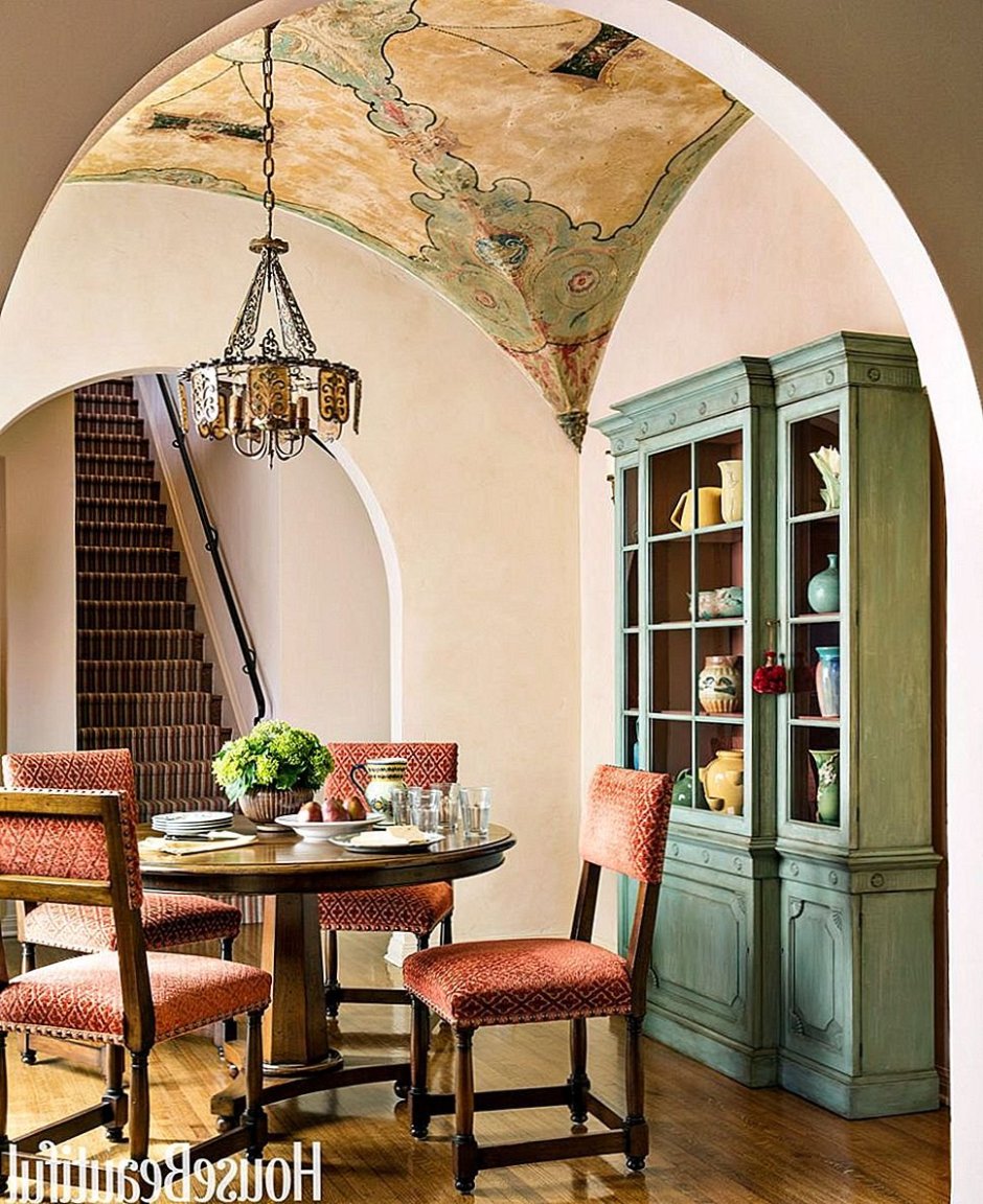 Испанский колониальный интерьер