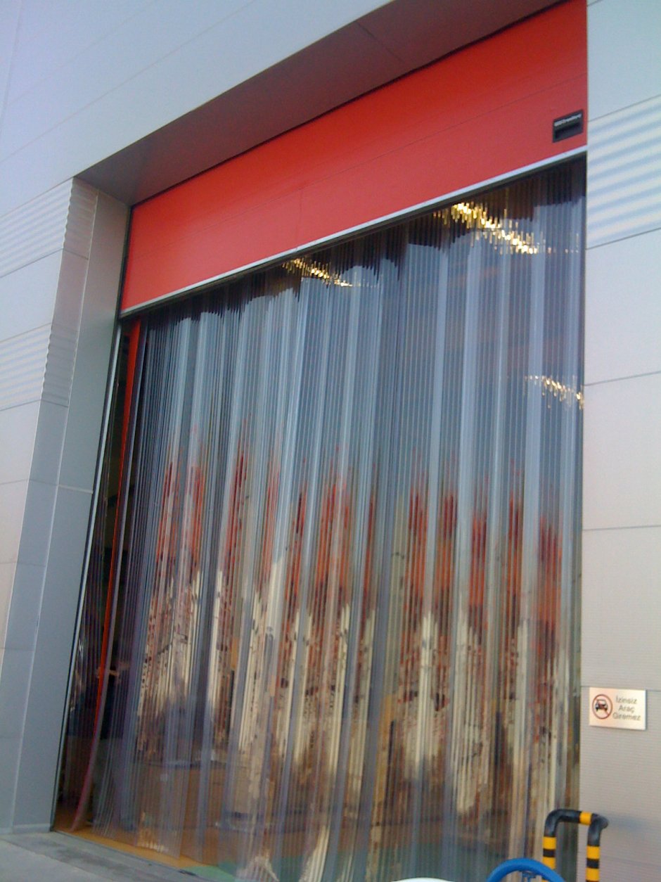 Пленочные полосовые завесы