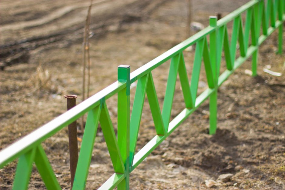 Заборчик маленький зеленый