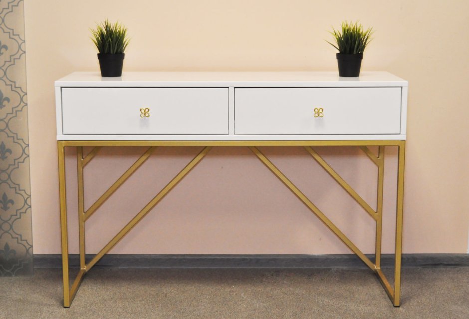Консоль на металлических ножках с ящиками